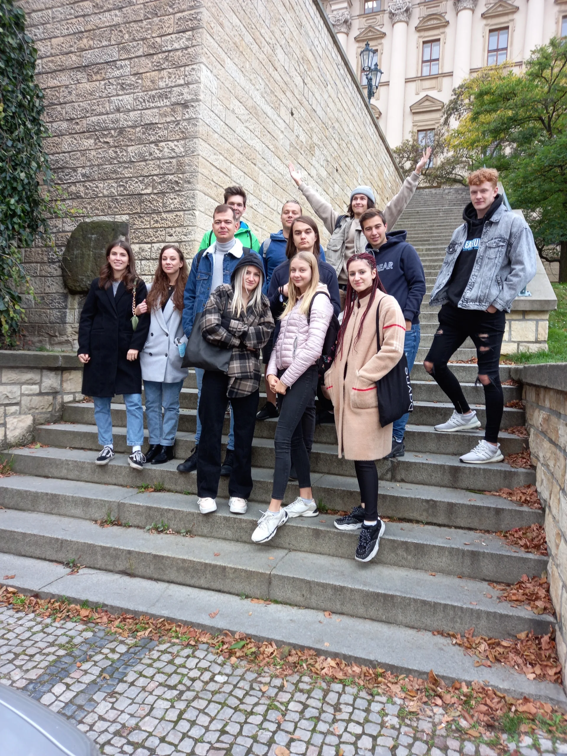 KULTURNĚ HISTORICKÁ EXKURZE MATURITNÍ TŘÍDY S4A DO PRAHY 2 Praha 12 scaled