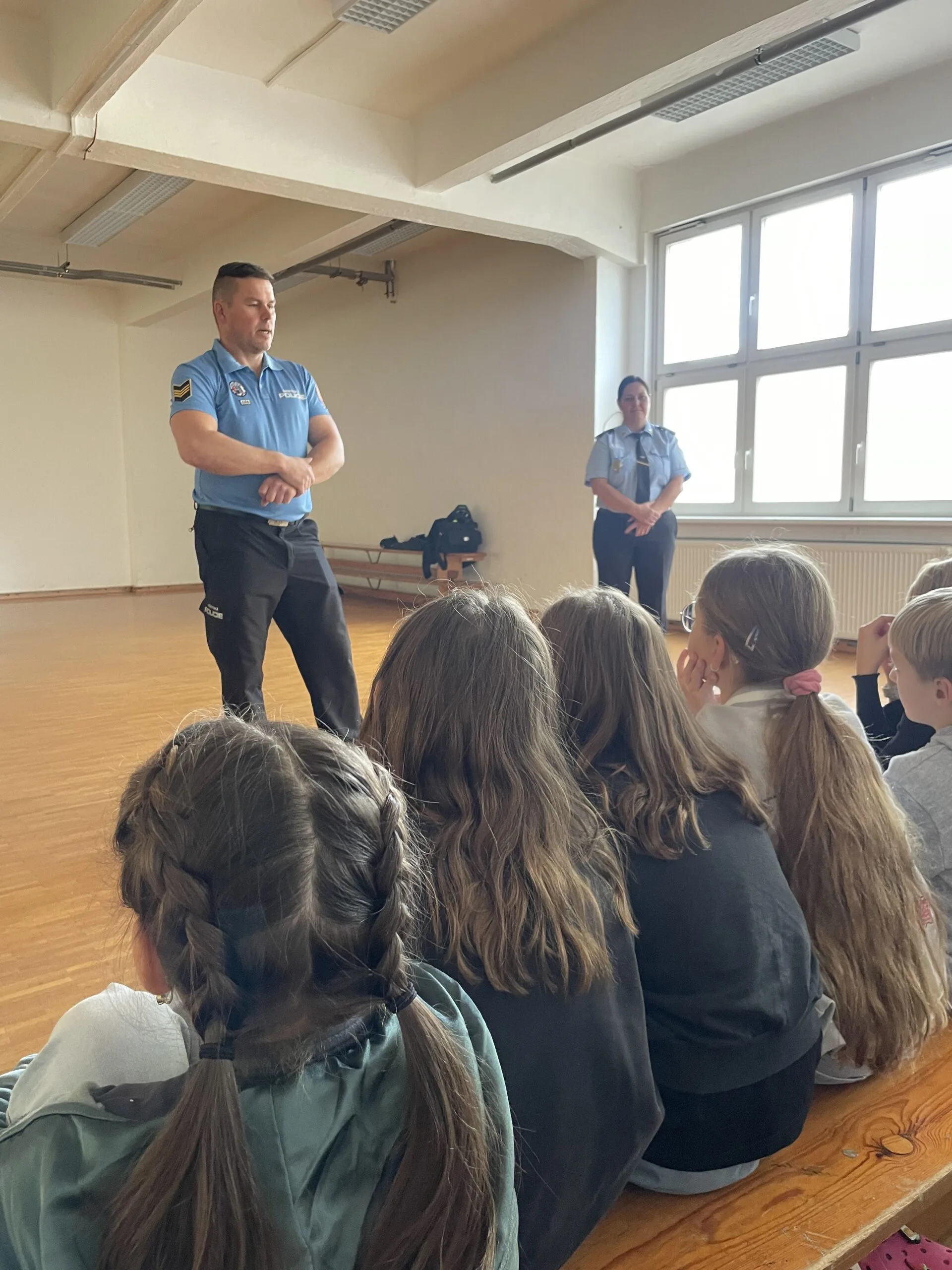"Pes není hračka" a další naučné programy pro naše školáky s Městskou policií Zlín 5 IMG 6137 scaled 1
