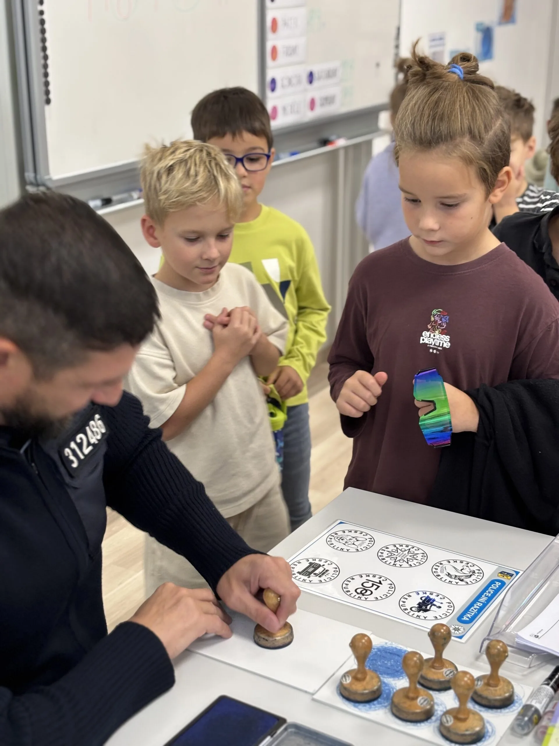 Návštěva policisty v naší škole 5 IMG 9790 scaled 1