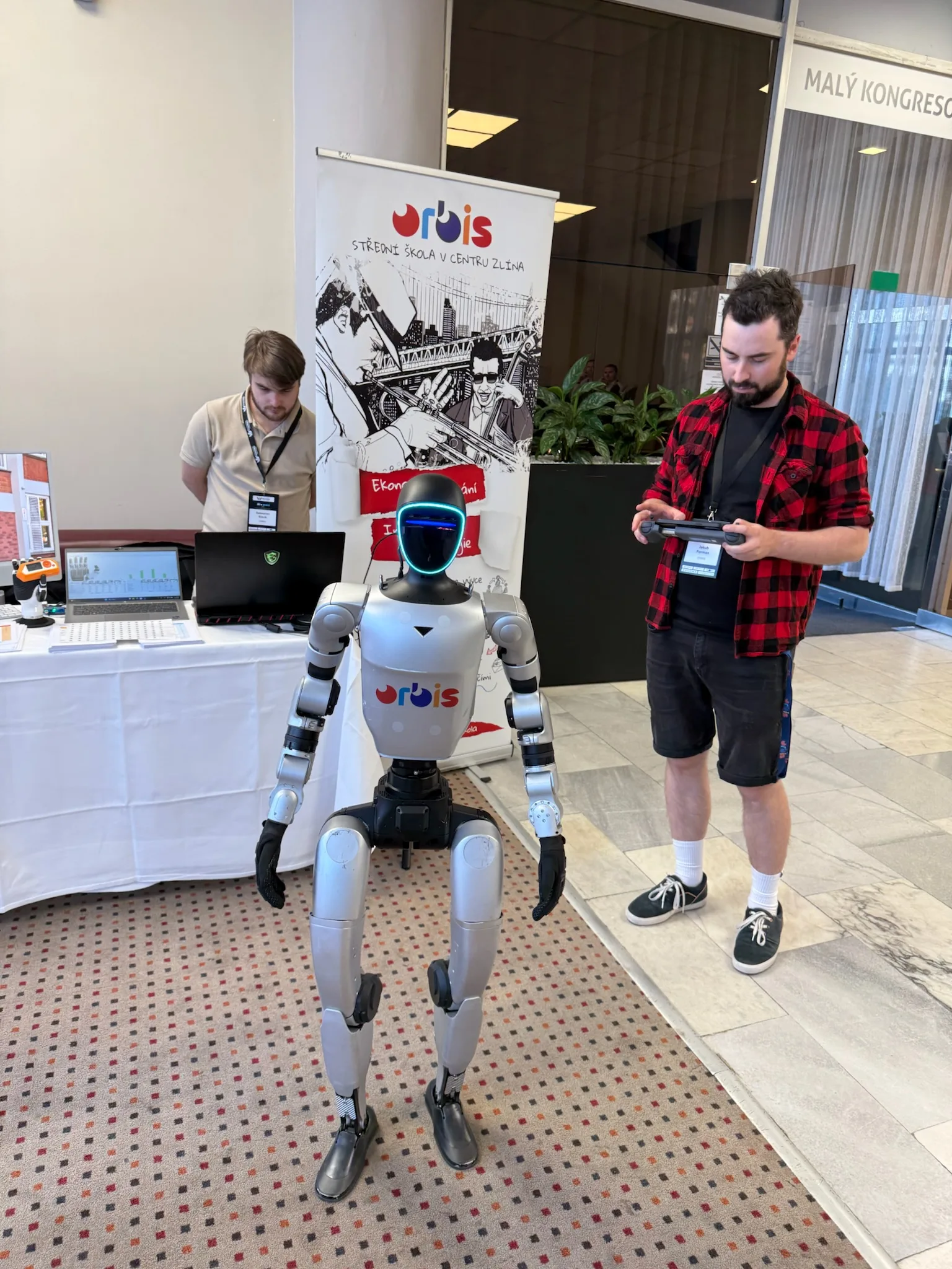 Náš humanoidní robot Orbi se stal hvězdou konference! 6 IMG 9186