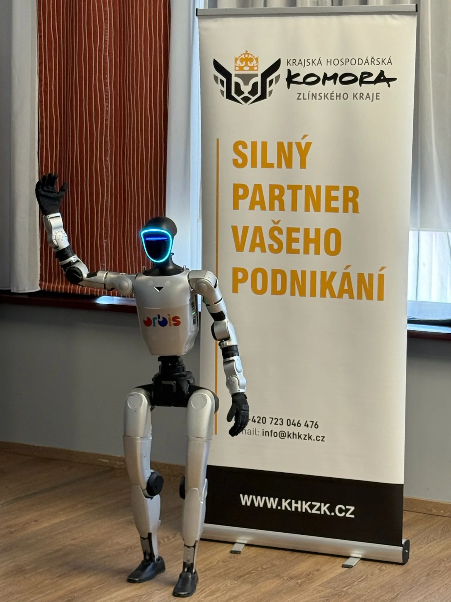 Náš humanoidní robot Orbi se stal hvězdou konference! 2 IMG 9228